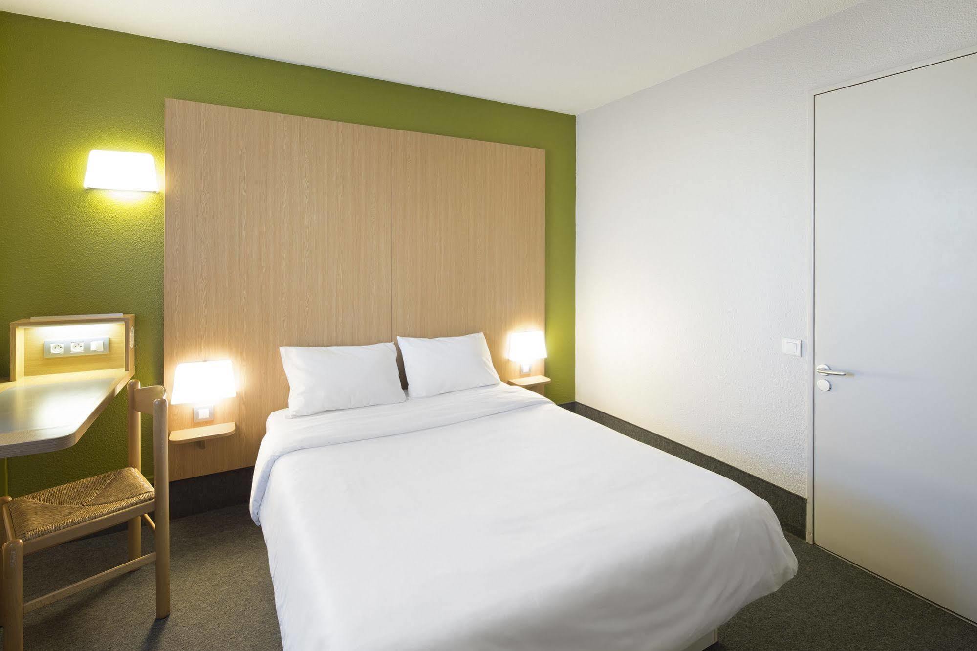 B&B Hotel Paris Le Bourget Esterno foto