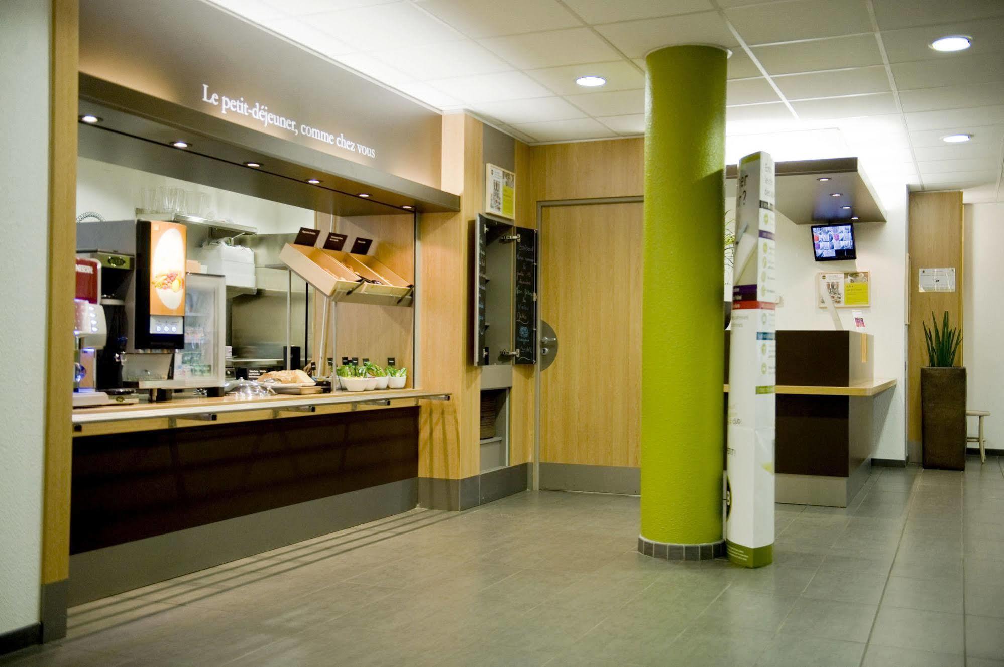 B&B Hotel Paris Le Bourget Esterno foto